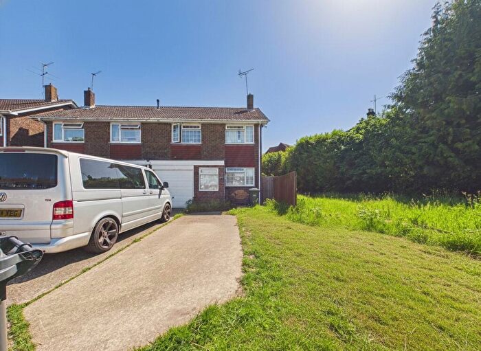 4 Bedroom Semi Detached House To Rent In Estridge Close, Bursledon, Southampton, SO31