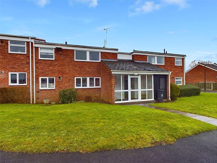 2 Bedroom Flat For Sale In Eliot Road, Worcester, Worcestershire, WR3