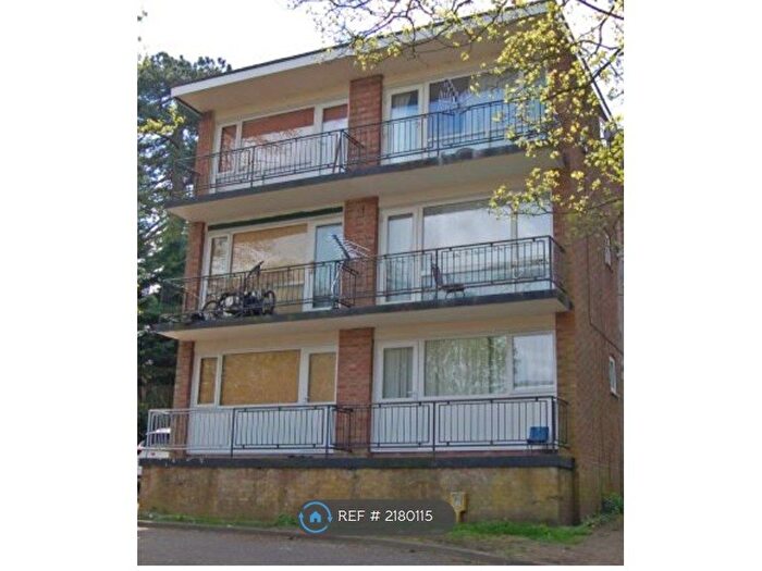 Studio To Rent In Ruthin Close, Luton, LU1