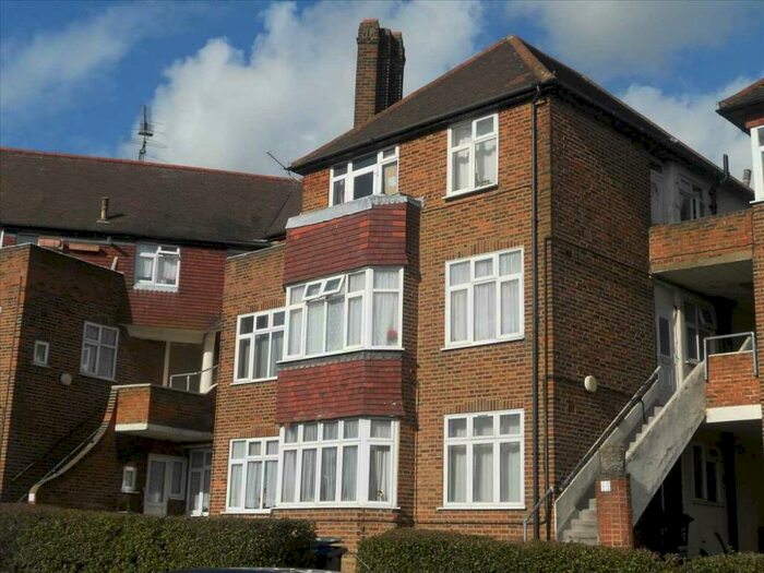 2 Bedroom Maisonette To Rent In Mountaire Court, Highfield Avenue, Kingsbury, NW9