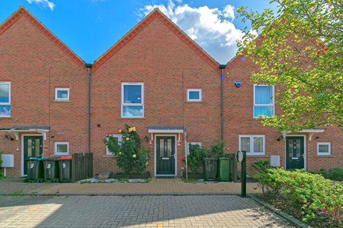 3 Bedroom Terraced House For Sale In Poulter Croft, Middleton, MK10