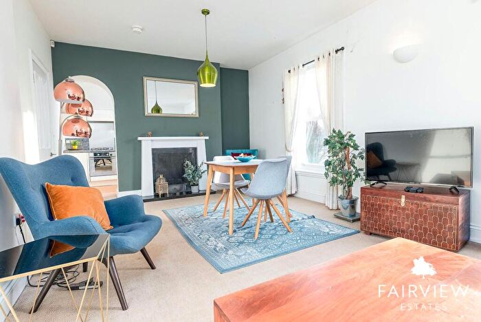 2 Bedroom Apartment For Sale In Second Avenue, Nottingham, NG7