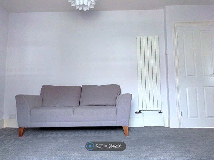 1 Bedroom Flat To Rent In Grosvenor Road, London, W4