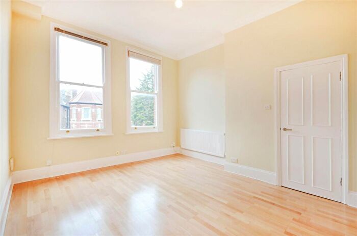 2 Bedroom Flat To Rent In Willesden Lane, Willesden Green, NW2