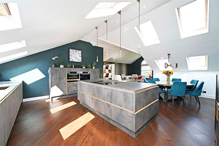 3 Bedroom Flat For Sale In Scotland Street, Chapel West, Sheffield, S3