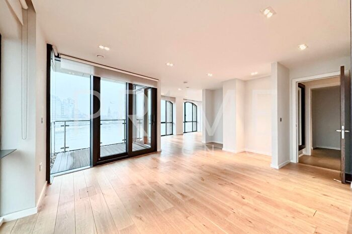 2 Bedroom Flat To Rent In Chelsea Wharf Residences, Lots Road, Chelsea, SW10