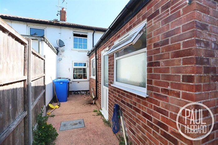 2 Bedroom Cottage To Rent In Union Place, Kirkley, NR33