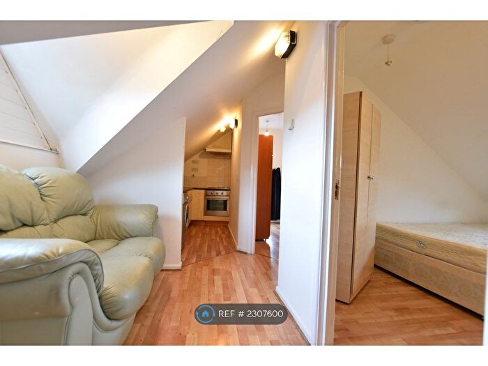 1 Bedroom Flat To Rent In Park Street, Luton, LU1
