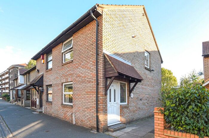 2 Bedroom Detached House To Rent In Strathnairn Street, Bermondsey, London, SE1