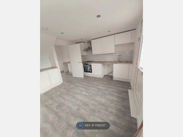 3 Bedroom Terraced House To Rent In Tweed Avenue, Paisley PA2