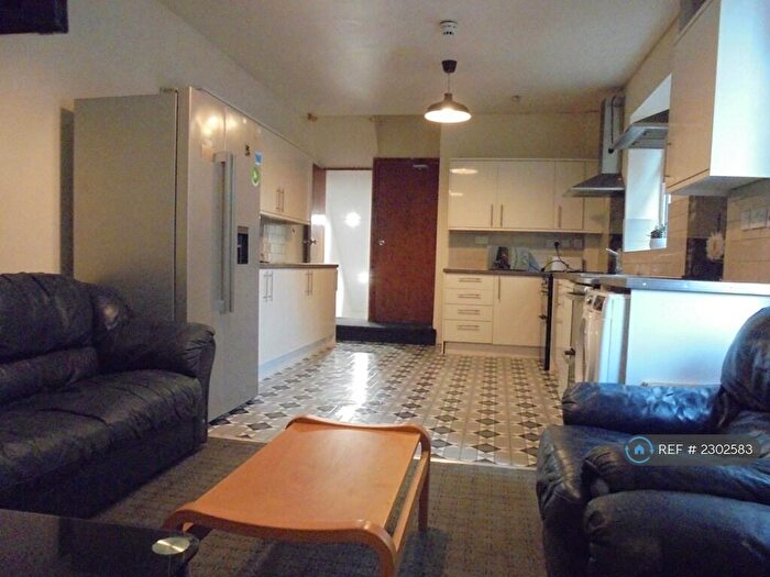 9 Bedroom Terraced House To Rent In Mauldeth Road, Manchester, M20