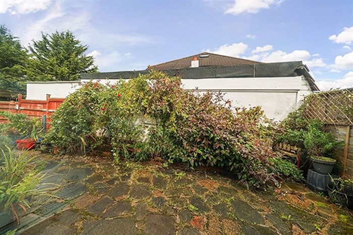 2 Bedroom Bungalow For Sale In Seddon Road, Morden, SM4