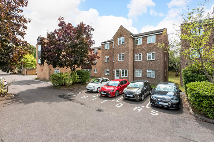 1 Bedroom Flat For Sale In Mayford Close, BR3