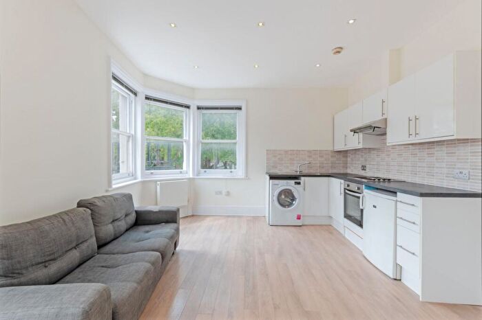 1 Bedroom Flat To Rent In Hackney Road, Hoxton, E2