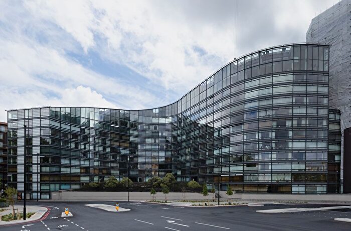 3 Bedroom Flat For Sale In Albert Embankment, London, London, SE1