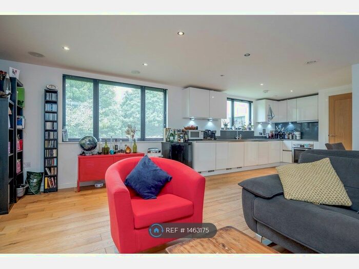 2 Bedroom Flat To Rent In Ladywell Road, London, SE13