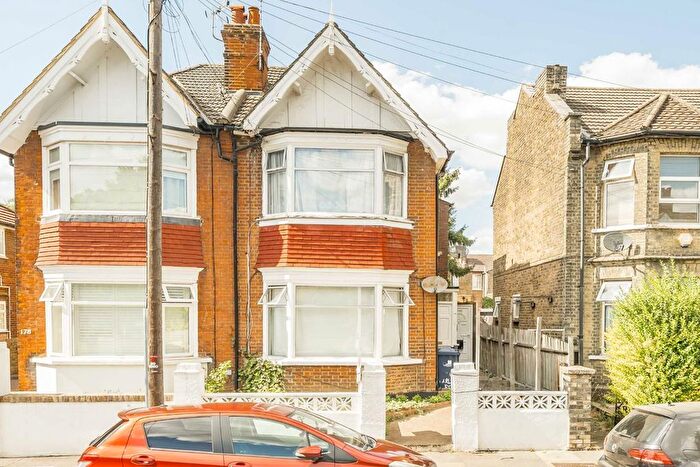 1 Bedroom Flat To Rent In Carlyle Road, Ealing, W5