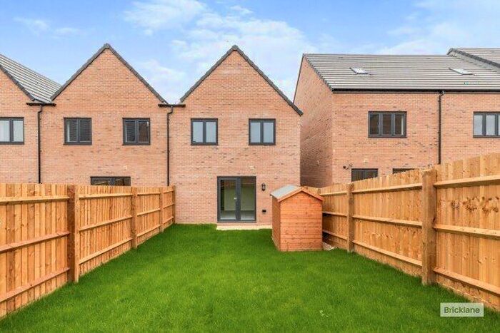 3 Bedroom Property To Rent In Wildflower Avenue, Bristol, BS13