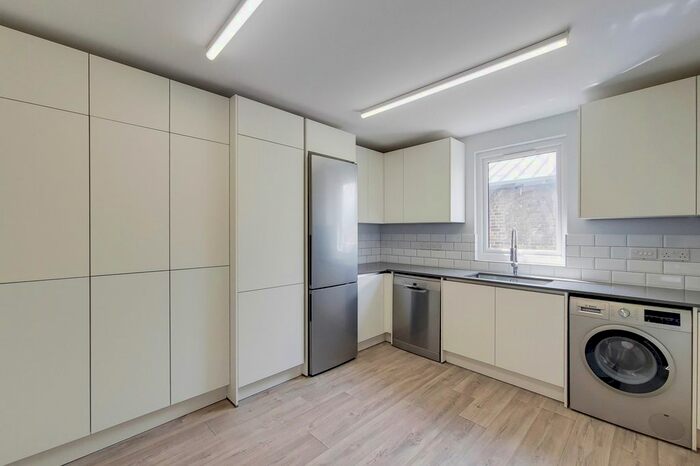 4 Bedroom Terraced House To Rent In Lordship Lane, London, SE22