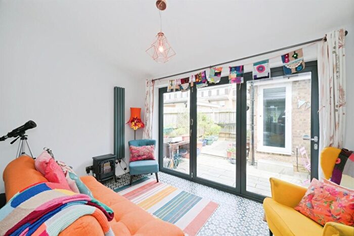 4 Bedroom Property To Rent In Park View, Hoddesdon, EN11