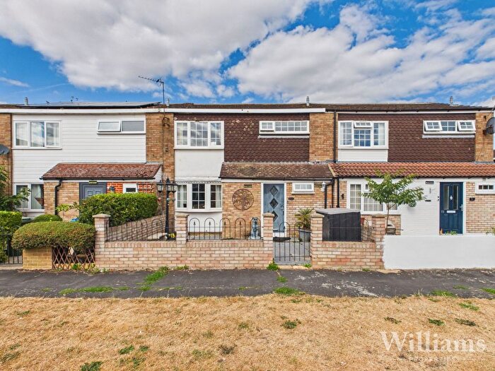 3 Bedroom Terraced House For Sale In Somerville Way, Aylesbury, HP19
