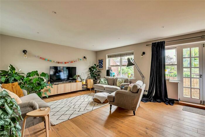 4 Bedroom Terraced House To Rent In Penrith Place, SE27
