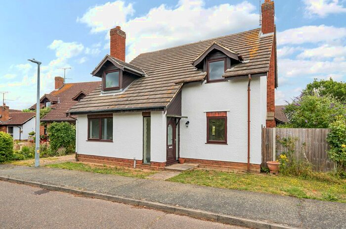 3 Bedroom Detached House For Sale In Longacres, Hanover Square, Feering, CO5