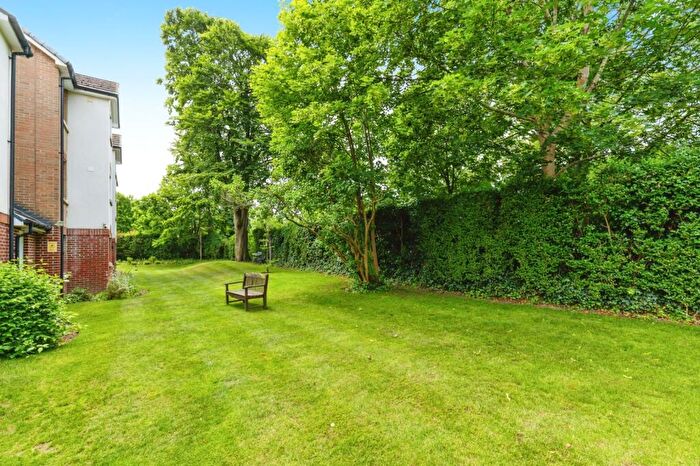 1 Bedroom Flat For Sale In Queens Road, Sutton, SM2