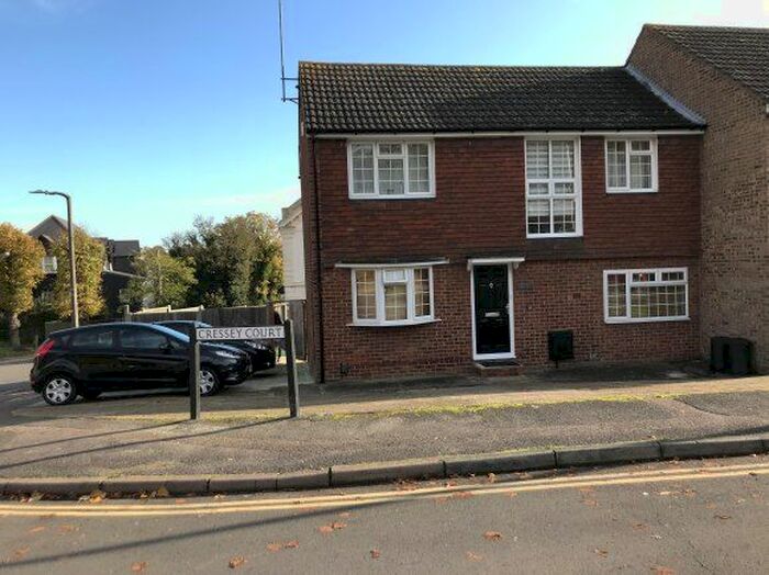 4 Bedroom End Of Terrace House To Rent In Cressey Court, Chatham, ME4