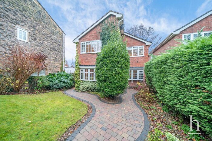 3 Bedroom Detached House For Sale In Rose Mount, Prenton, CH43