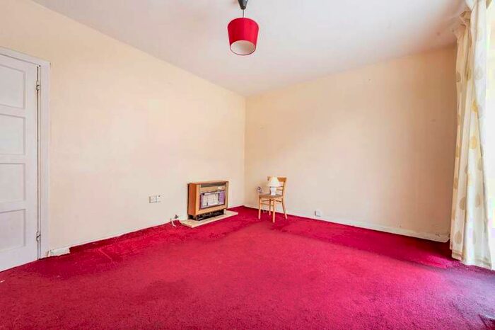 2 Bedroom Flat To Rent In Fayland Avenue, Streatham Park, SW16