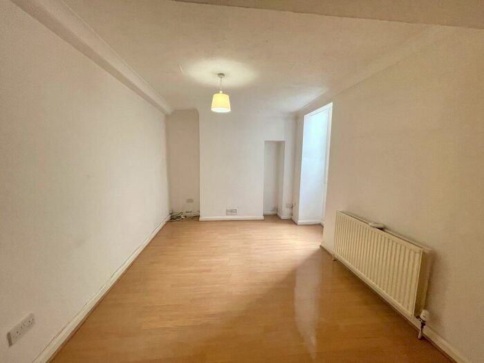 1 Bedroom Flat To Rent In Cavendish Place, Brighton, BN1