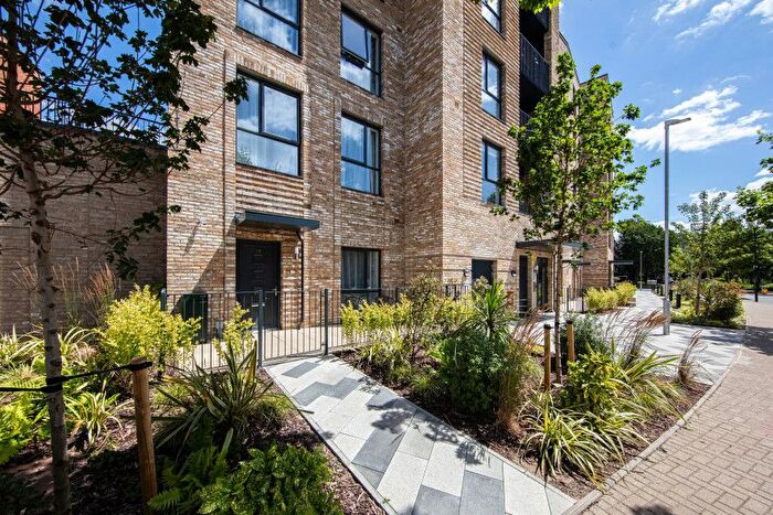 2 Bedroom Flat For Sale In Pier Way, London, SE28
