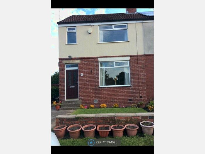 2 Bedroom Semi-Detached House To Rent In Wakefield Road, Morley, LS27