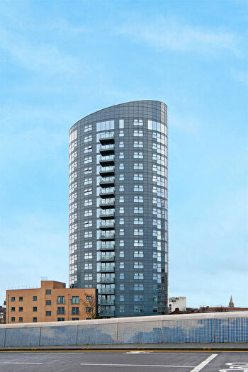 3 Bedroom Flat To Rent In Angel Lane, London, E15