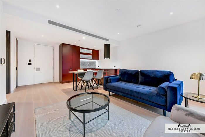 2 Bedroom Flat To Rent In Viaduct Gardens, London, SW11