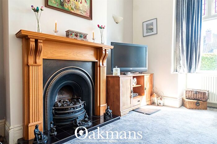 5 Bedroom Semi-detached House For Sale In Woodland Road, Northfield, Birmingham, B31