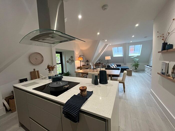 2 Bedroom Flat To Rent In Cathedral Road, Cardiff, CF11