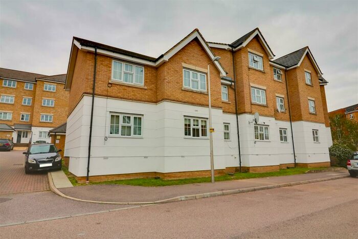 2 Bedroom Flat To Rent In Kendal, Purfleet On Thames, RM19