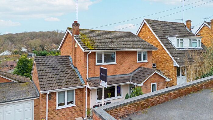 3 Bedroom Link Detached House For Sale In Stewarts Way, Marlow, SL7