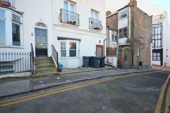 3 Bedroom Flat To Rent In Camden Road, Ramsgate, CT11