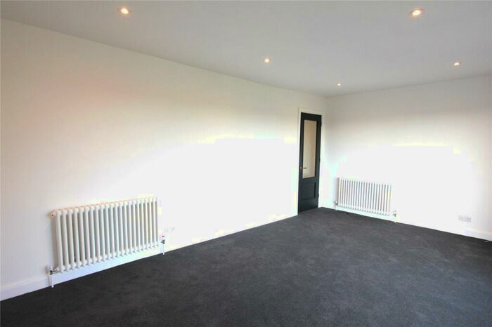 3 Bedroom Apartment To Rent In Tetherdown, London, N10