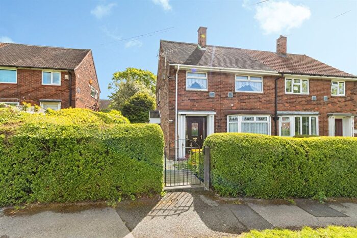 3 Bedroom Semi-Detached House For Sale In York Road, Leeds, LS14