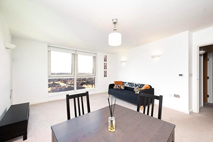 2 Bedroom Flat To Rent In Mapleton Road, Wandsworth, SW18
