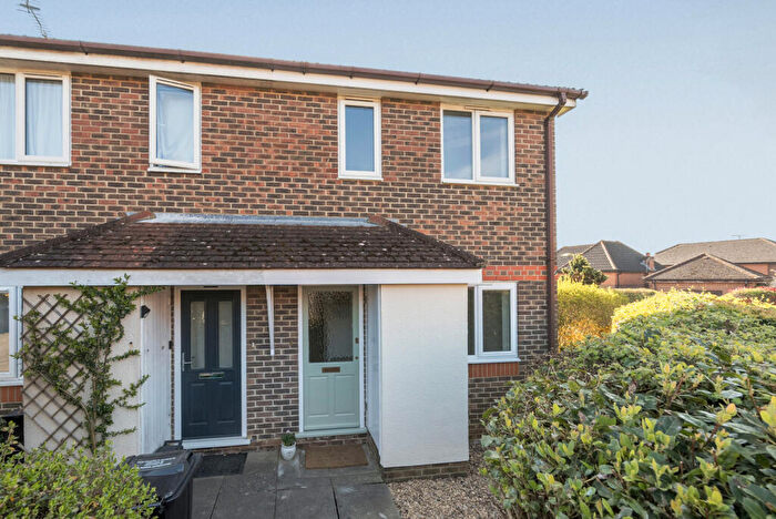 1 Bedroom End Of Terrace House For Sale In Broad Hinton, Twyford, Reading, Berkshire, RG10
