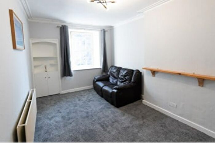 1 Bedroom Flat To Rent In Tollington Road, London, N7