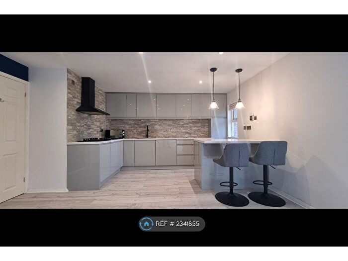 1 Bedroom Maisonette To Rent In Gadwall Close, London, E16