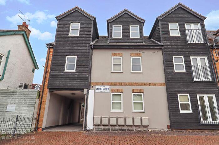 1 Bedroom Flat To Rent In High Road, Benfleet, SS7