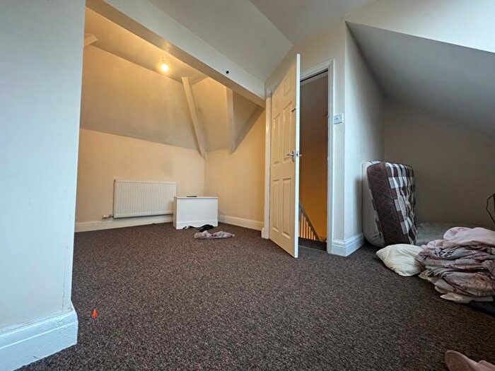 3 Bedroom Flat To Rent In Nethershire Lane, Sheffield, S5