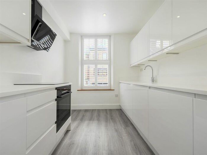 2 Bedroom Flat To Rent In Old London Road, Kingston Upon Thames, KT2